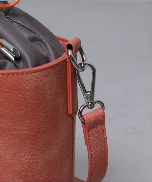 DOUBLE NAME(ダブルネーム)の「巾着ラウンド合皮BAG(ショルダーバッグ・レディース・オレンジ/スミクロ/イエロー×グリーン・FREE)」の9枚目の写真