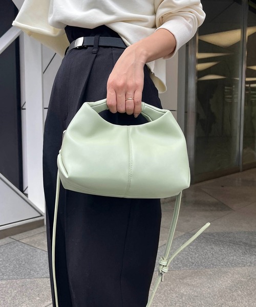 CAPRICIEUX LE'MAGE（カプリシューレマージュ）の「ワンハンドルバッグ（ハンドバッグ・レディース・ブラック/グリーン/アイボリー/ベージュ・FREE）」の4枚目の写真