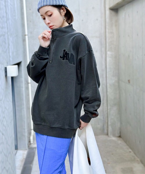 Java（ジャバ）の「《JaVaジャバ コラボ》こなれヴインテージ。ロゴ刺繍ハーフジップピグメントプルオーバー（スウェット・レディース・イエロー/チャコール/ブルー・LARGE/MEDIUM/SMALL/X-LARGE/XX-LARGE）」の5枚目の写真