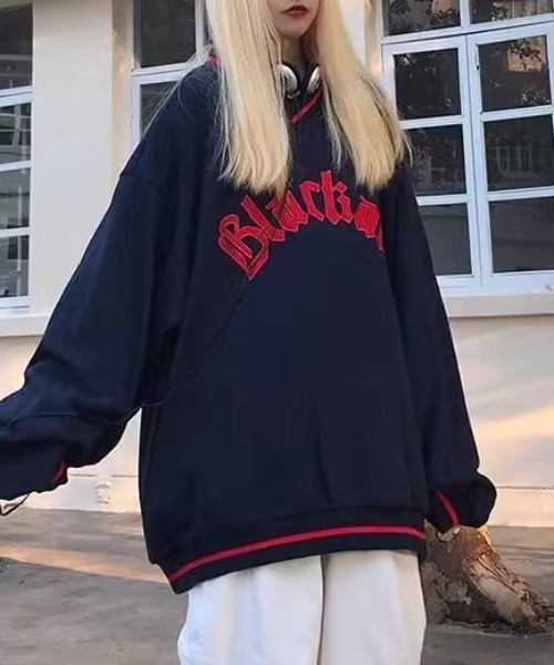 Vipoa(ヴィポア)の「ユニフォーム風オーバーサイズVネックスウェット(Tシャツ/カットソー・レディース・ブラック/ネイビー・FREE)」の1枚目の写真