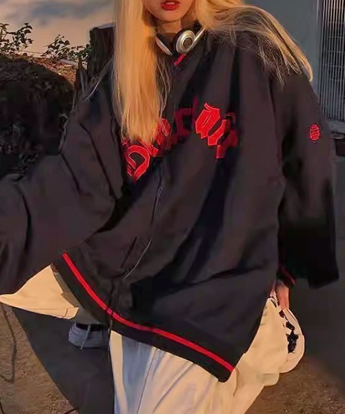 Vipoa(ヴィポア)の「ユニフォーム風オーバーサイズVネックスウェット(Tシャツ/カットソー・レディース・ブラック/ネイビー・FREE)」の9枚目の写真