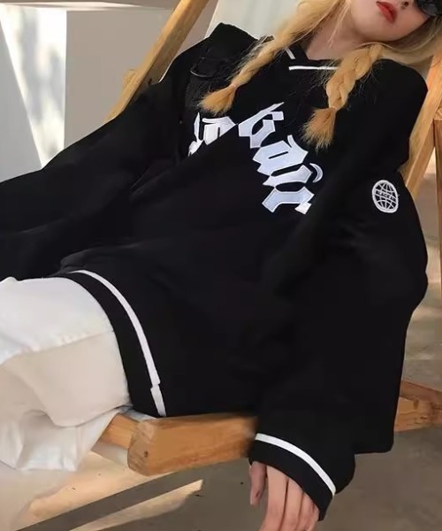 Vipoa(ヴィポア)の「ユニフォーム風オーバーサイズVネックスウェット(Tシャツ/カットソー・レディース・ブラック/ネイビー・FREE)」の19枚目の写真