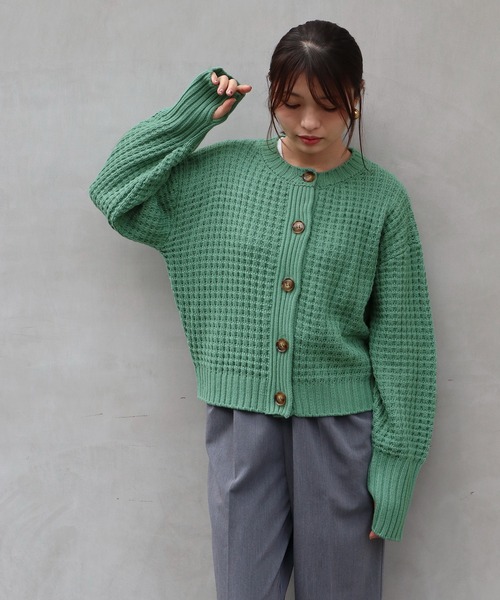 Brownie（ブラウニー）の「Brownie ローゲージワッフル編みクルーネックカーディガン（カーディガン/ボレロ・レディース・レッド/グリーン/オフホワイト/パープル・FREE）」の19枚目の写真