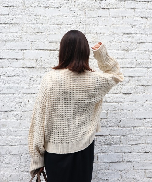 Brownie（ブラウニー）の「Brownie ローゲージワッフル編みクルーネックカーディガン（カーディガン/ボレロ・レディース・レッド/グリーン/オフホワイト/パープル・FREE）」の10枚目の写真