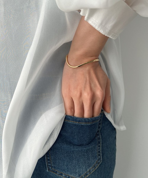 iso（イソ）の「カーブラインメタルバングル（バングル/リストバンド・レディース・ゴールド/シルバー・FREE）」の11枚目の写真