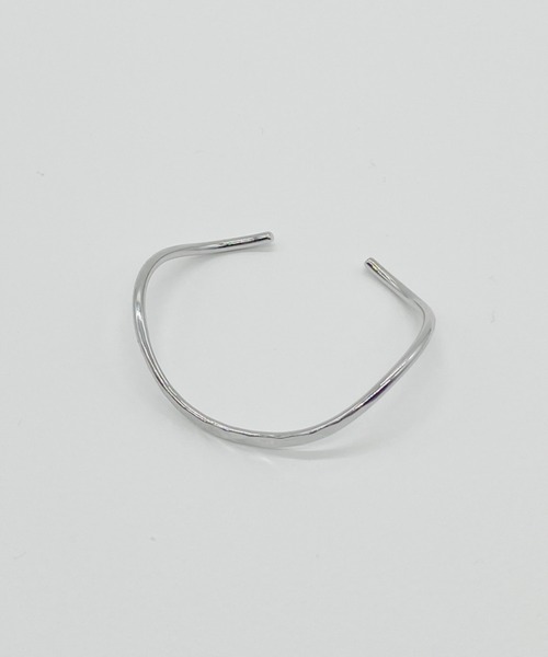 iso（イソ）の「カーブラインメタルバングル（バングル/リストバンド・レディース・ゴールド/シルバー・FREE）」の16枚目の写真