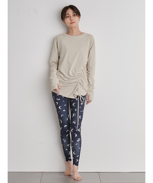emmi（エミ）の「【emmi yoga】ドロストデザインロングTシャツ