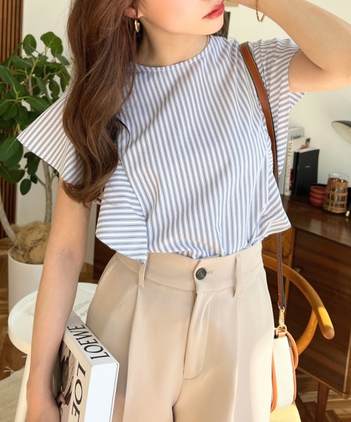 moment+（モーメントプラス）の「マルチストライプ半袖フリルブラウス