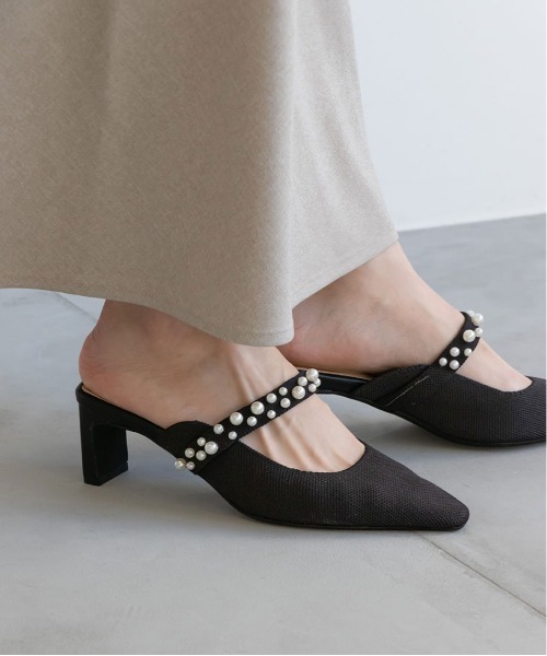 RANDA（ランダ）の「【SUSTAINABLE】パールミュールパンプス（パンプス・レディース・グレイッシュベージュ/ブラック/ブルー・S/M/L/LL）」の17枚目の写真