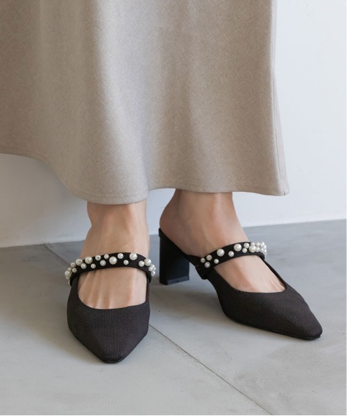 RANDA（ランダ）の「【SUSTAINABLE】パールミュールパンプス（パンプス・レディース・グレイッシュベージュ/ブラック/ブルー・S/M/L/LL）」の12枚目の写真