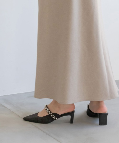 RANDA（ランダ）の「【SUSTAINABLE】パールミュールパンプス（パンプス・レディース・グレイッシュベージュ/ブラック/ブルー・S/M/L/LL）」の8枚目の写真