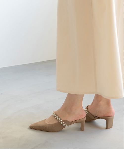 RANDA（ランダ）の「【SUSTAINABLE】パールミュールパンプス（パンプス・レディース・グレイッシュベージュ/ブラック/ブルー・S/M/L/LL）」の9枚目の写真