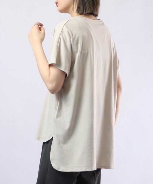 FUNALIVE(ファンアライブ)の「PAGE ONE TC天竺接触冷感ラウンドヘム PO(Tシャツ/カットソー・レディース・レッド/グリーン系/グレイッシュベージュ/ブラック/オフホワイト・M-L)」の12枚目の写真