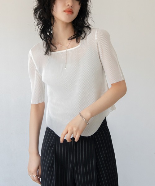 ohga トップス　スクエア プリーツスクエアネックシアートップス（Tシャツ/カットソー