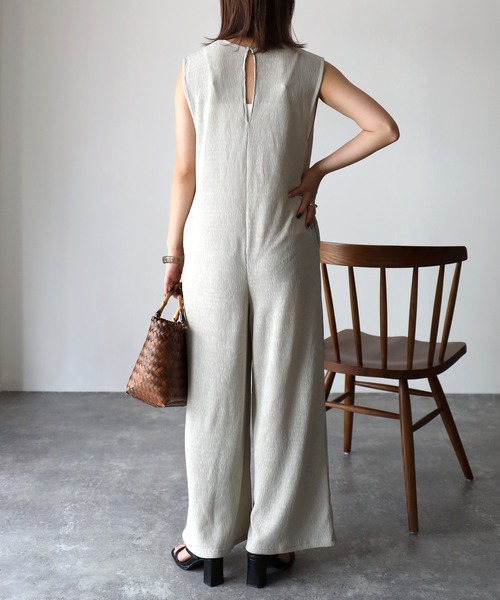 Riberry（リベリー）の「楊柳Vネックオールインワン（サロペット/オーバーオール・レディース・グレイッシュベージュ/ブラック/チャコールグレー・MEDIUM）」の10枚目の写真