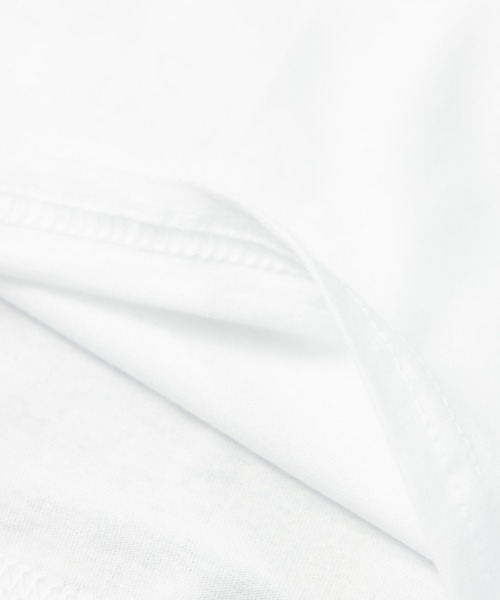 FRUIT OF THE LOOM(フルーツオブザルーム)の「FRUIT OF THE LOOM UNISEX ワンポイントロゴプリント ショートプリントTシャツ(Tシャツ/カットソー・メンズ・ネイビー/イエロー/ブラック/レッド・LL/M/L)」の7枚目の写真