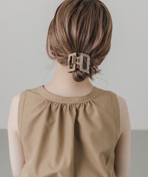 SMELLY(スメリー)の「スクエアマットカラーバンス(バレッタ/ヘアクリップ・レディース・ベージュ/ブルー・-)」の6枚目の写真
