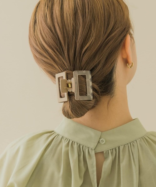 SMELLY(スメリー)の「スクエアマットカラーバンス(バレッタ/ヘアクリップ・レディース・ベージュ/ブルー・-)」の8枚目の写真