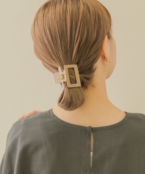 SMELLY(スメリー)の「スクエアマットカラーバンス(バレッタ/ヘアクリップ・レディース・ベージュ/ブルー・-)」の10枚目の写真