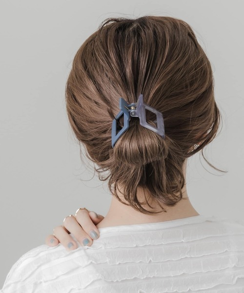 SMELLY(スメリー)の「スクエアマットカラーバンス(バレッタ/ヘアクリップ・レディース・ベージュ/ブルー・-)」の13枚目の写真