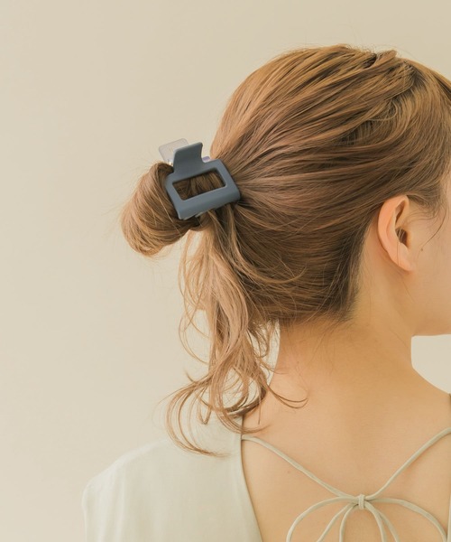 SMELLY(スメリー)の「スクエアマットカラーバンス(バレッタ/ヘアクリップ・レディース・ベージュ/ブルー・-)」の16枚目の写真