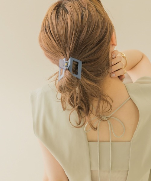 SMELLY(スメリー)の「スクエアマットカラーバンス(バレッタ/ヘアクリップ・レディース・ベージュ/ブルー・-)」の17枚目の写真