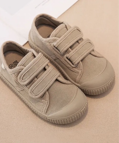 Bambin(ボンバン)の「【 Bambin / ボンバン 】 キッズ ベルクロ キャンバス スニーカー(スニーカー・キッズ・カーキ/アイボリー/ブラック/ベージュ・16cm/17cm/18cm)」の1枚目の写真
