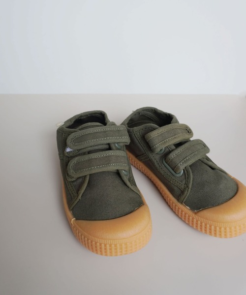 Bambin(ボンバン)の「【 Bambin / ボンバン 】 キッズ ベルクロ キャンバス スニーカー(スニーカー・キッズ・カーキ/アイボリー/ブラック/ベージュ・16cm/17cm/18cm)」の9枚目の写真