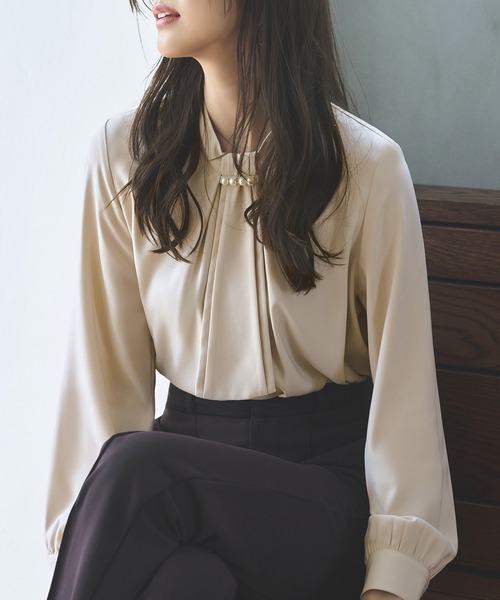 RUIRUE BOUTIQUE（ルイルエブティック）の「洗える ストレッチ ｜ 選べるデザイン フロントタック　ボウタイブラウス ｜ 長袖 トップス 体型カバー  オフィスカジュアル 通勤服 華やか ボウタイ メタル パール ボリュームスリーブ ブラウス（シャツ/ブラウス・レディース・ブラック系1/オレンジ/オレンジ系1/ブラック/ライトベージュ/ベージュ系1/ネイビー/ブルー系1/ピンク系1/ホワイト/グレー系1/ネイビー系1/アッシュ/ライトブルー/ピンクベージュ/ホワイト系1・S/M/L/LL/3L/5L/4L）」の8枚目の写真