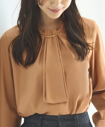 RUIRUE BOUTIQUE（ルイルエブティック）の「洗える ストレッチ ｜ 選べるデザイン フロントタック　ボウタイブラウス ｜ 長袖 トップス 体型カバー  オフィスカジュアル 通勤服 華やか ボウタイ メタル パール ボリュームスリーブ ブラウス（シャツ/ブラウス）」