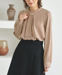 RUIRUE BOUTIQUE（ルイルエブティック）の「洗える ストレッチ ｜ 選べるデザイン フロントタック　ボウタイブラウス ｜ 長袖 トップス 体型カバー  オフィスカジュアル 通勤服 華やか ボウタイ メタル パール ボリュームスリーブ ブラウス（シャツ/ブラウス）」