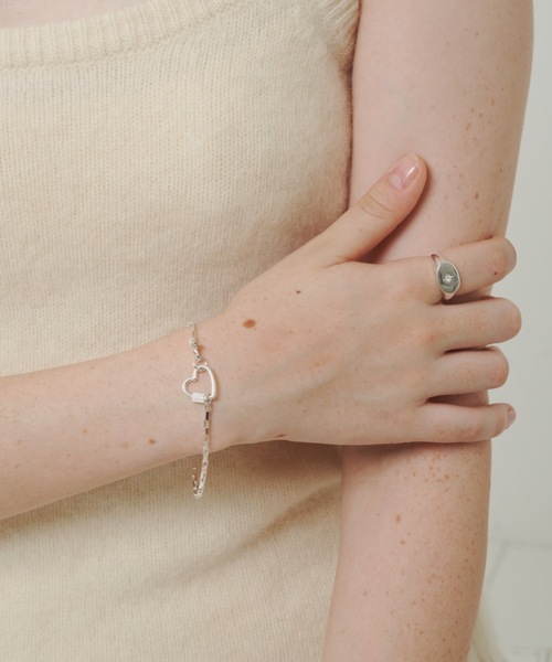 whim(ウィム)の「Embed Star Stone Ring(リング・レディース・シルバー/ゴールド・#13)」の9枚目の写真