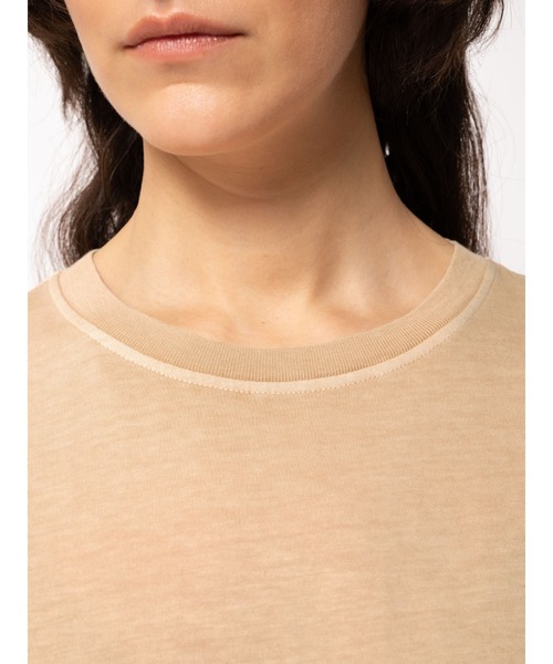 Nudie Jeans(ヌーディージーンズ)の「Tina オーバーサイズTシャツ(Tシャツ/カットソー・レディース・オフホワイト/チャコールグレー/ベージュ・M/S/XS)」の8枚目の写真