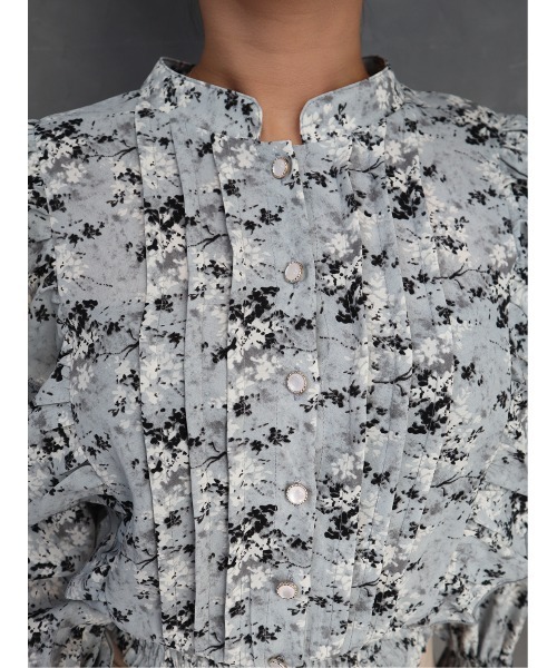 CECIL McBEE（セシルマクビー）の「パールボタン花柄フリルタックブラウス（シャツ/ブラウス・レディース・ブラック/ベージュ/モカ・MEDIUM）」の5枚目の写真