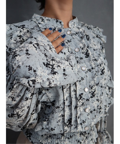 CECIL McBEE（セシルマクビー）の「パールボタン花柄フリルタックブラウス（シャツ/ブラウス・レディース・ブラック/ベージュ/モカ・MEDIUM）」の6枚目の写真