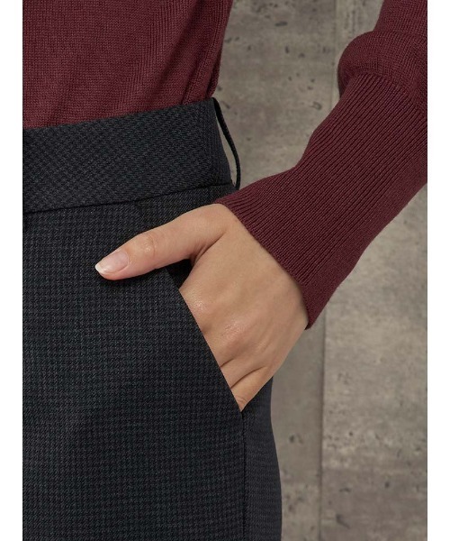 Perfect Suit FActory（パーフェクトスーツファクトリー）の「千鳥格子　メランジ調スーツ　テーパードパンツ　グレー/ネイビー（スラックス・レディース・ネイビー/グレー・9号/11号/7号/13号）」の16枚目の写真