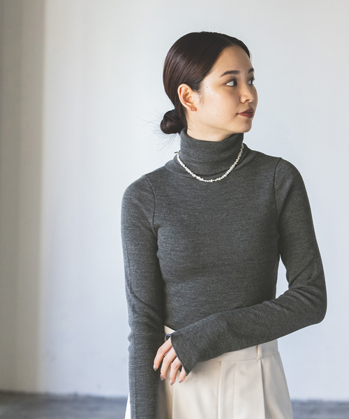 RITA(リタ)の「【RITA】タートルウールリブニット(ニット/セーター・レディース・チャコールグレー/ホワイト/レッド/ブラック・FREE)」の7枚目の写真