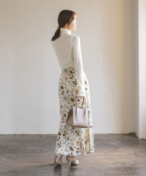 RITA(リタ)の「【RITA】タートルウールリブニット(ニット/セーター・レディース・チャコールグレー/ホワイト/レッド/ブラック・FREE)」の10枚目の写真