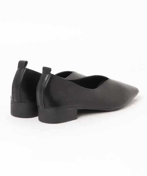 shoes365(シューズスリーシックスファイヴ)の「【shoes365】V型 ローヒール スクエアトゥパンプス(パンプス・レディース・ブラック/ベージュ・24.0cm/24.5cm/25.0cm/23.5cm/22.5cm/23.0cm)」の3枚目の写真
