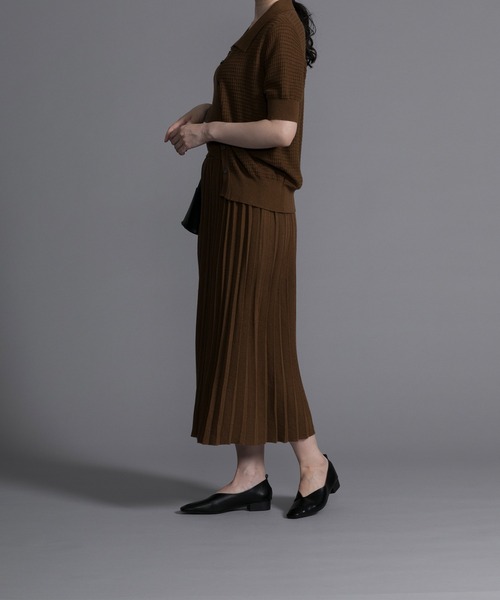 shoes365(シューズスリーシックスファイヴ)の「【shoes365】V型 ローヒール スクエアトゥパンプス(パンプス・レディース・ブラック/ベージュ・24.0cm/24.5cm/25.0cm/23.5cm/22.5cm/23.0cm)」の6枚目の写真