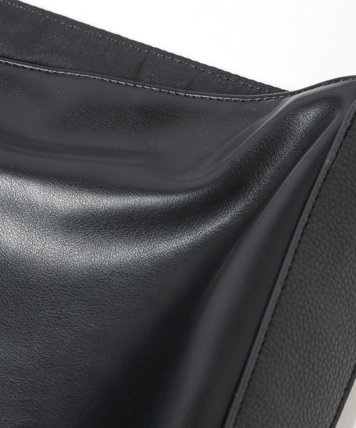 LAKOLE（ラコレ）の「FLミドルショルダーBAG / 996084（ショルダーバッグ・メンズ・ブラック/ライトグレー/ホワイト・FREE）」の9枚目の写真