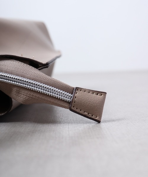 Legato Largo（レガートラルゴ）の「Legato Largo かるいかばん タテ型２WAYショルダーバッグ（ショルダーバッグ・レディース・ライトグレー/ブラック/グレイッシュベージュ/ブルー/ダークブラウン/ダークグレー・FREE）」の10枚目の写真