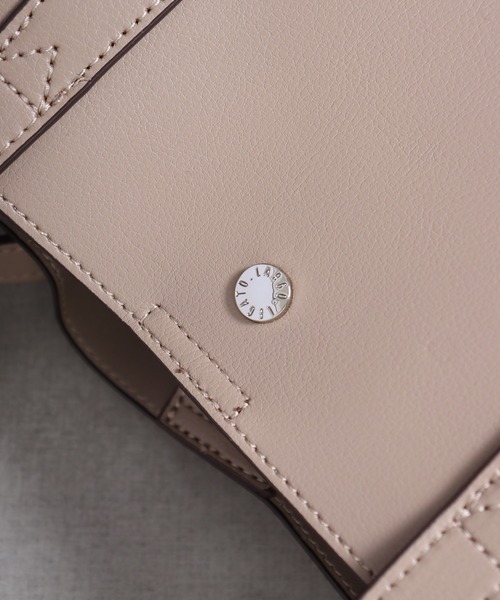 Legato Largo（レガートラルゴ）の「Legato Largo かるいかばん タテ型２WAYショルダーバッグ（ショルダーバッグ・レディース・ライトグレー/ブラック/グレイッシュベージュ/ブルー/ダークブラウン/ダークグレー・FREE）」の13枚目の写真