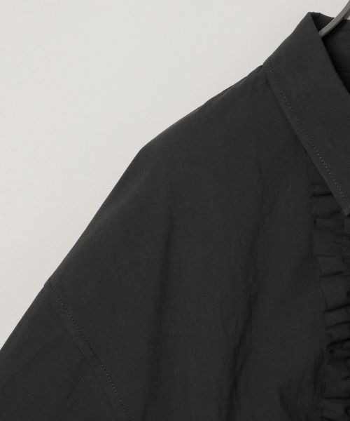 JEANASIS（ジーナシス）の「フロントフリルドロストショートシャツ/106505（シャツ/ブラウス・レディース・ホワイト/ブラック・FREE）」の5枚目の写真