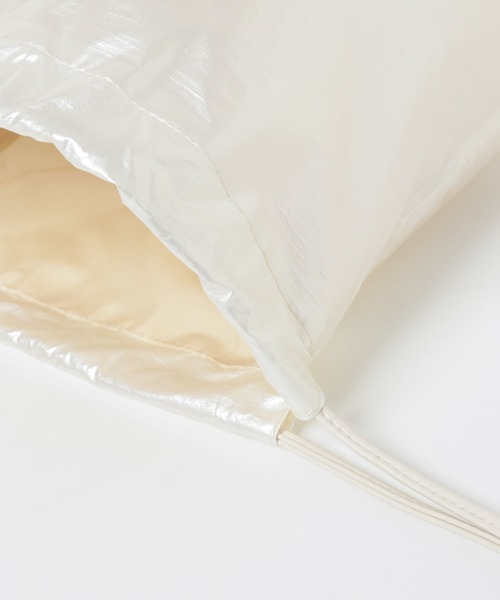 SMELLY（スメリー）の「メタリックワンショルダー（ショルダーバッグ・レディース・アイボリー/シルバー・-）」の14枚目の写真