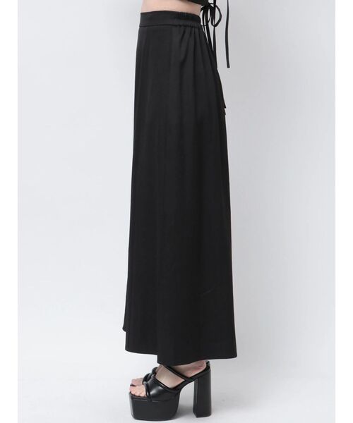 GYDA(ジェイダ)の「BACKリボンmany wayキャミロングワンピース(ワンピース・レディース・ブラック/ベージュ・FREE)」の8枚目の写真