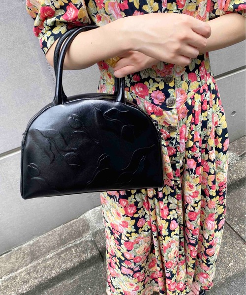 Casselini（キャセリーニ）の「Casselini(キャセリーニ)エンボスボストンバッグ（ハンドバッグ・レディース・ブラック/ホワイト・FREE）」の3枚目の写真