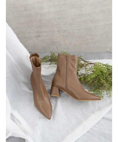 ストレッチポインテッドショートブーツ 