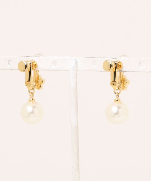 MARY QUANT（マリークワント）の「メタルポイントパール イヤリング（イヤリング・レディース・ホワイト・FREE）」の4枚目の写真