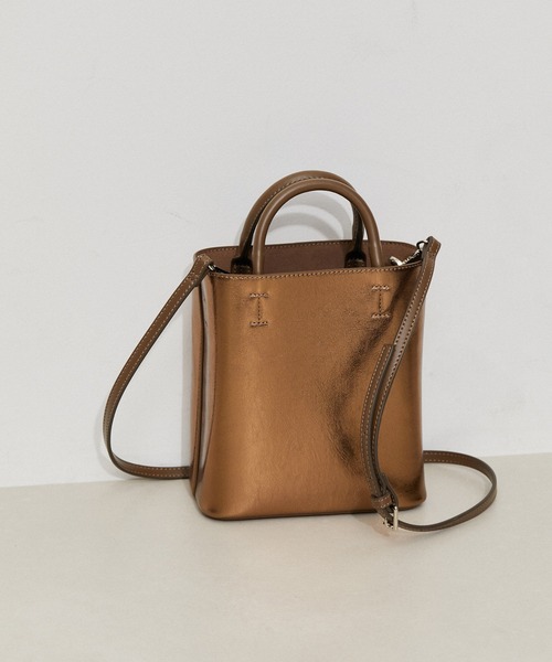 ADAM ET ROPE'（アダムエロペ）の「【一部WEB限定カラー】ダブルポケット2wayバッグ（ハンドバッグ・レディース・その他1/ホワイト系その他/シルバー/ブラック・FREE）」の4枚目の写真